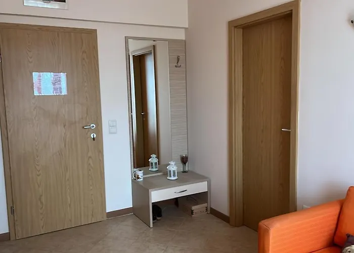 1bd In Royal Sun Complex, Sunny By Flat Mаnager 아파트 써니비치