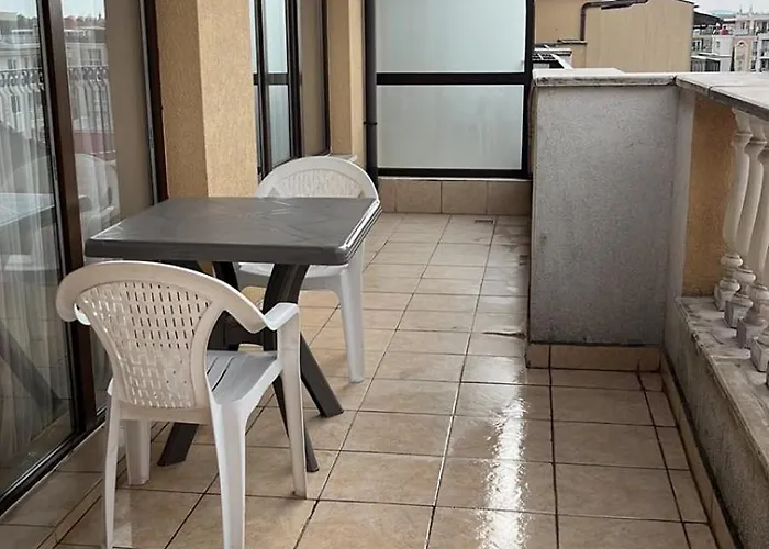 1bd In Royal Sun Complex, Sunny By Flat Mаnager 아파트